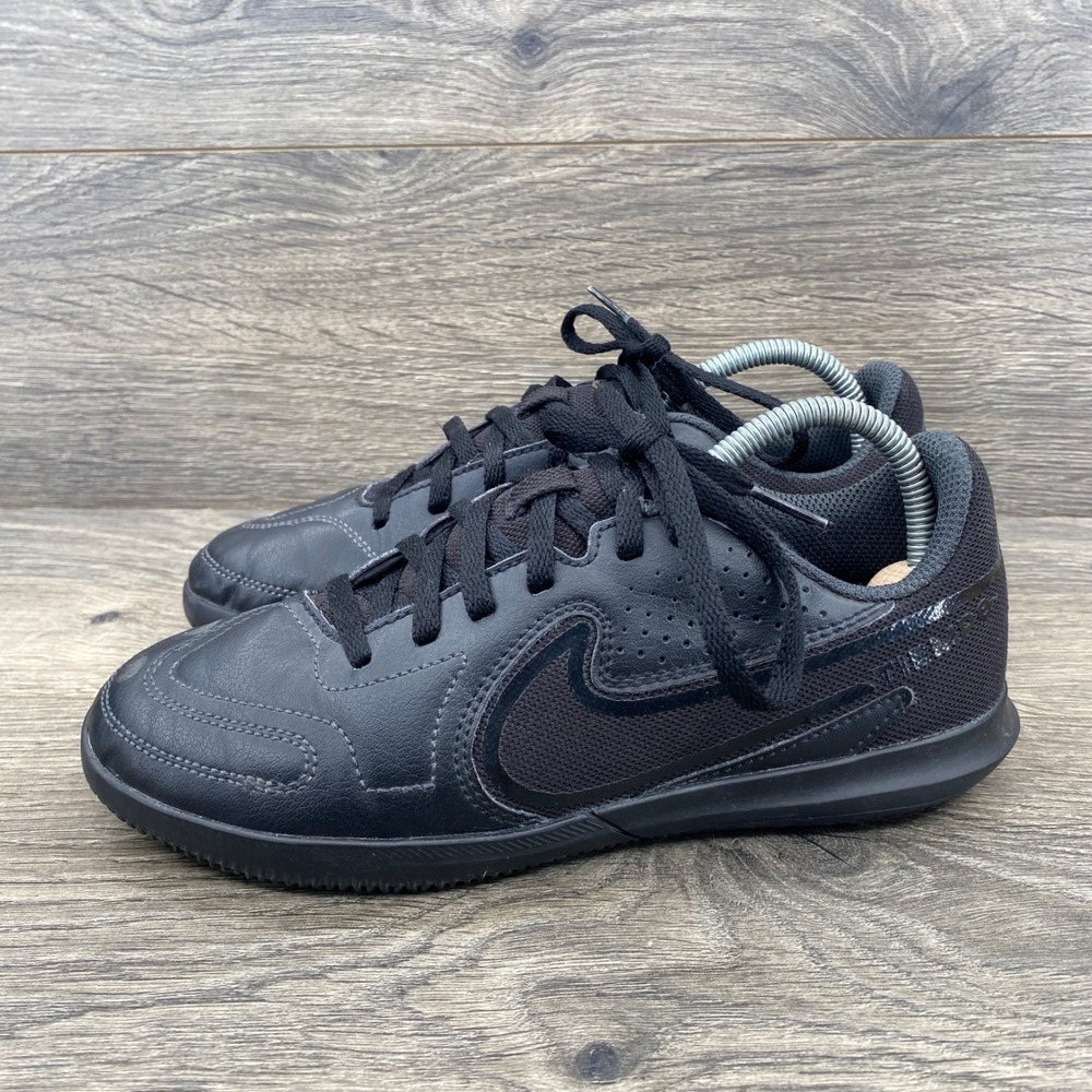 Nike Tiempo Legend 9 Club IC Kids 3.5Y Black Indoor Soccer Shoes DA1332-001